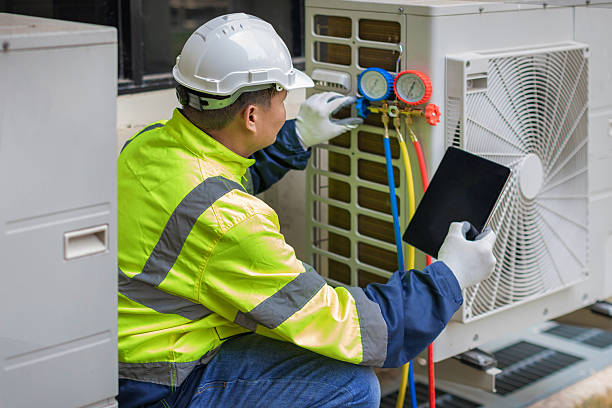 Professional Hvac technician working in Wanchese, NC